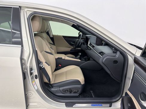 Used 2019 Lexus ES 300h w/ Premium Package FWD image 30