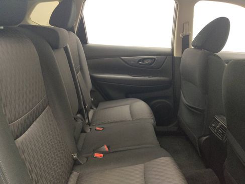 Used 2020 Nissan Rogue S FWD image 19