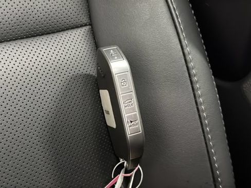 Used 2025 Kia Telluride S AWD/4WD image 44