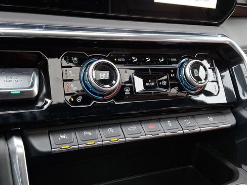 Used 2024 GMC Sierra 1500 Denali Ultimate image 17