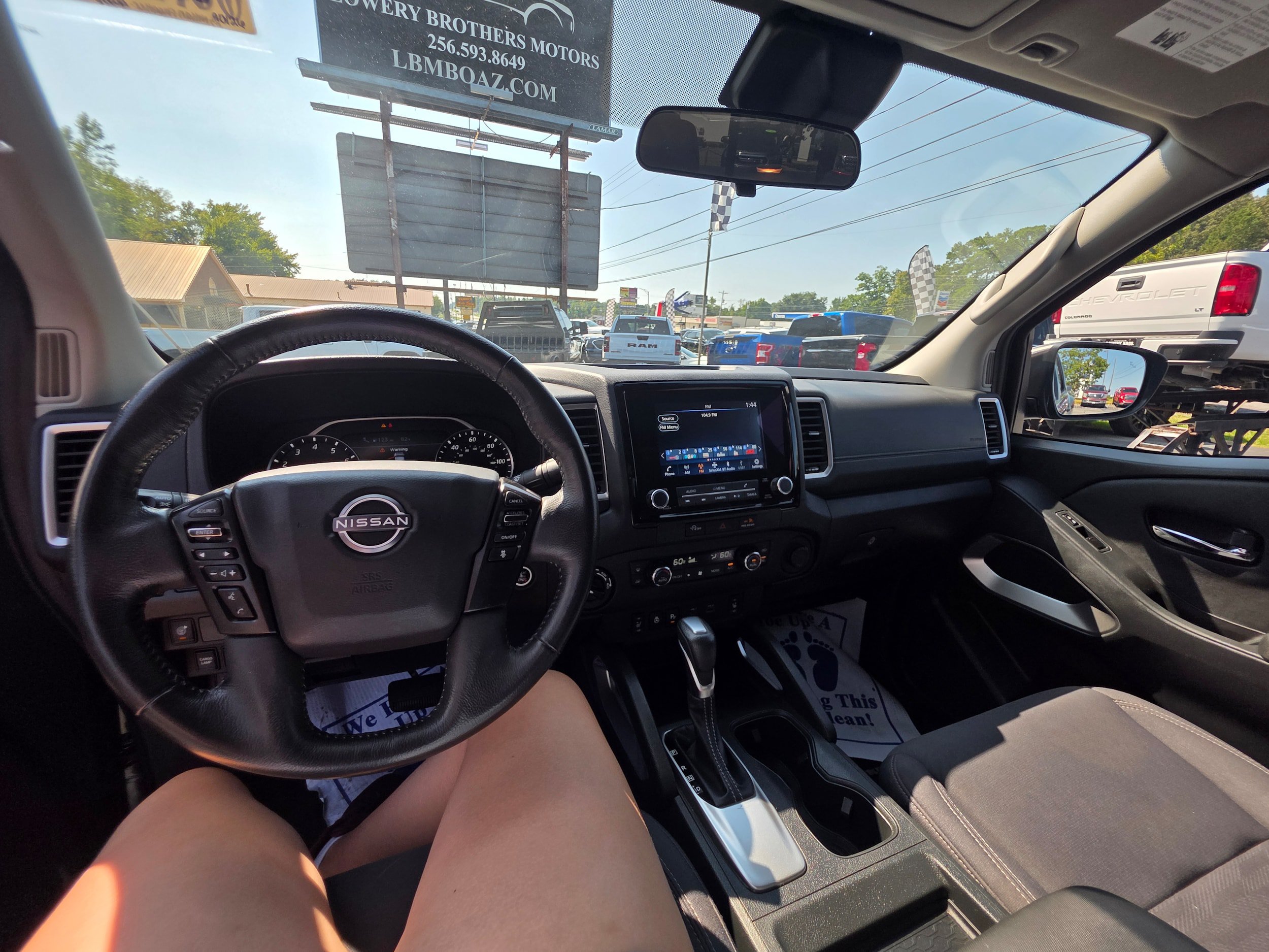 Used 2023 Nissan Frontier SV w/ Technology Package AWD/4WD image 16