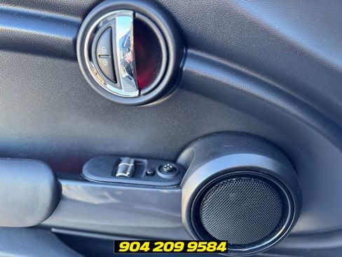 Used 2019 MINI Cooper 2-Door Hardtop w/ Signature Upholstery Package FWD image 13