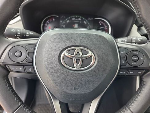 Used 2023 Toyota RAV4 XLE Premium image 19