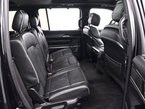 Used 2022 Jeep Grand Wagoneer Series II image 18