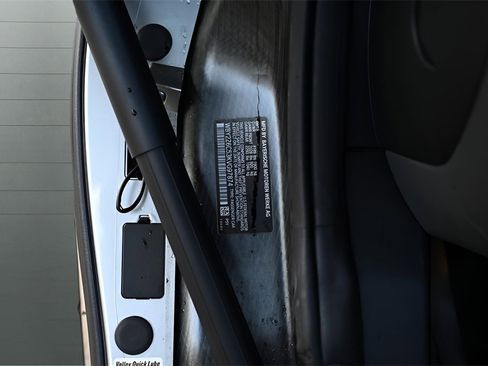 Used 2019 BMW i8 Roadster image 35