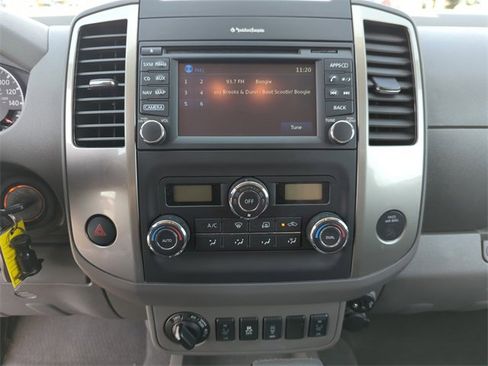 Certified 2019 Nissan Frontier SL image 34