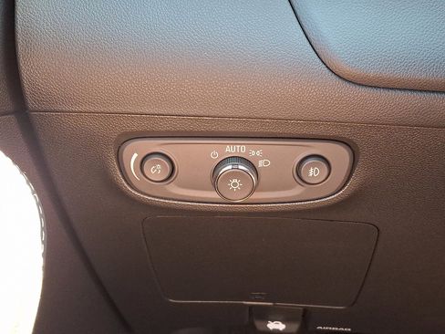 Used 2023 Buick Encore GX Select w/ Sport Touring Package FWD image 22