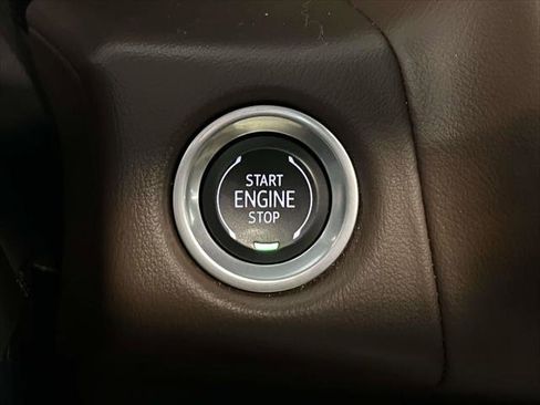 Used 2024 Chevrolet Suburban High Country image 25