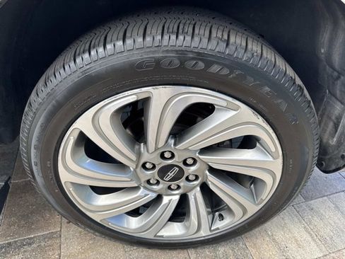 Used 2022 Lincoln Navigator Reserve image 36