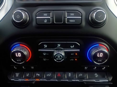 Used 2021 Chevrolet Silverado 2500 LTZ w/ LTZ Premium Package AWD/4WD image 4