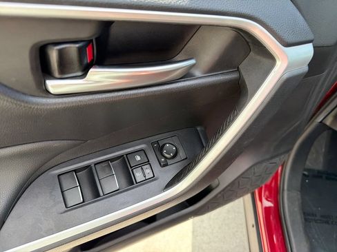 Used 2021 Toyota RAV4 XLE Premium FWD image 19