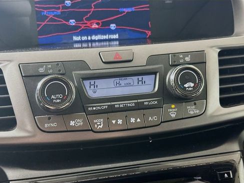 Used 2014 Honda Odyssey Touring image 17