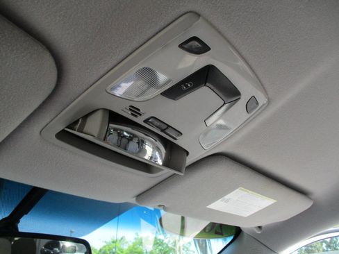 Used 2011 Toyota Sienna LE image 19