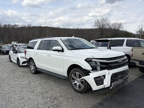 Used 2024 Ford Expedition Max XLT image 1
