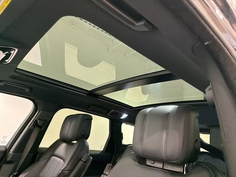 Used 2019 Land Rover Range Rover Sport SE AWD/4WD image 19