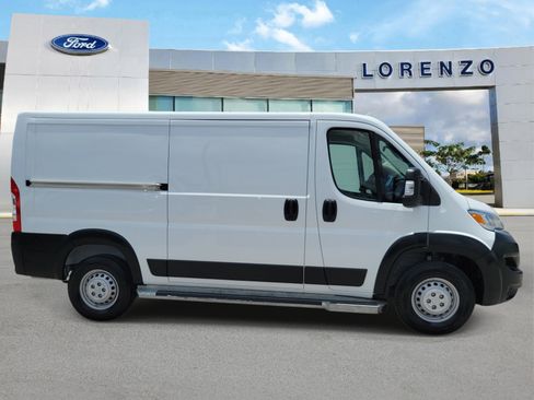 Used 2025 RAM ProMaster 2500 w/ U-Haul Equipment Group FWD image 4