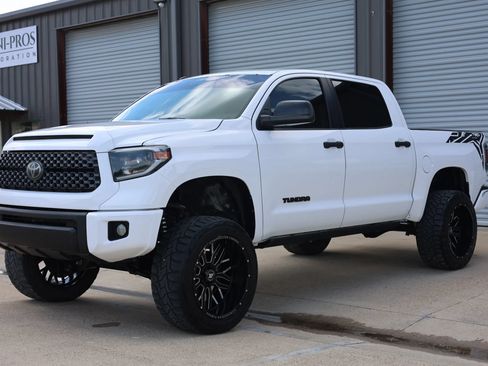 Used 2014 Toyota Tundra SR5 w/ SR5 Upgrade Package RWD image 8