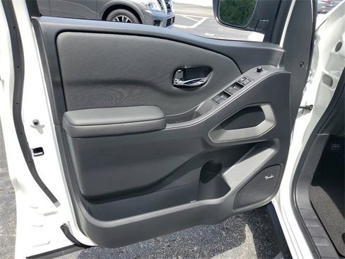 Certified 2024 Nissan Frontier SL w/ Technology Package image 11