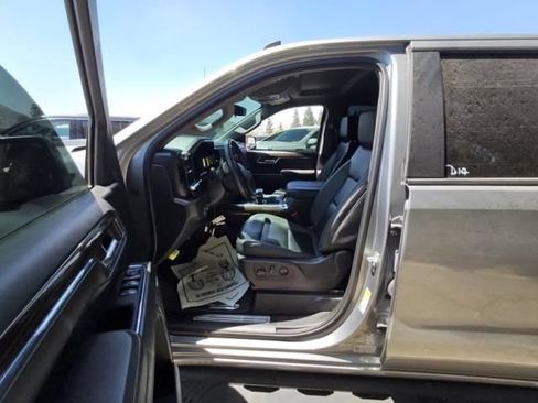Used 2024 Chevrolet Silverado 1500 LT Trail Boss w/ LT Trail Boss Premium Package AWD/4WD image 3
