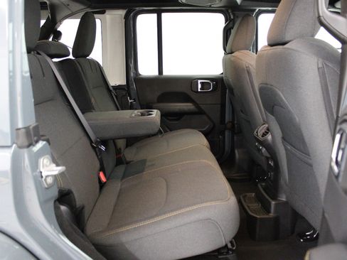 Used 2025 Jeep Wrangler Unlimited Sahara w/ Safety Group image 11