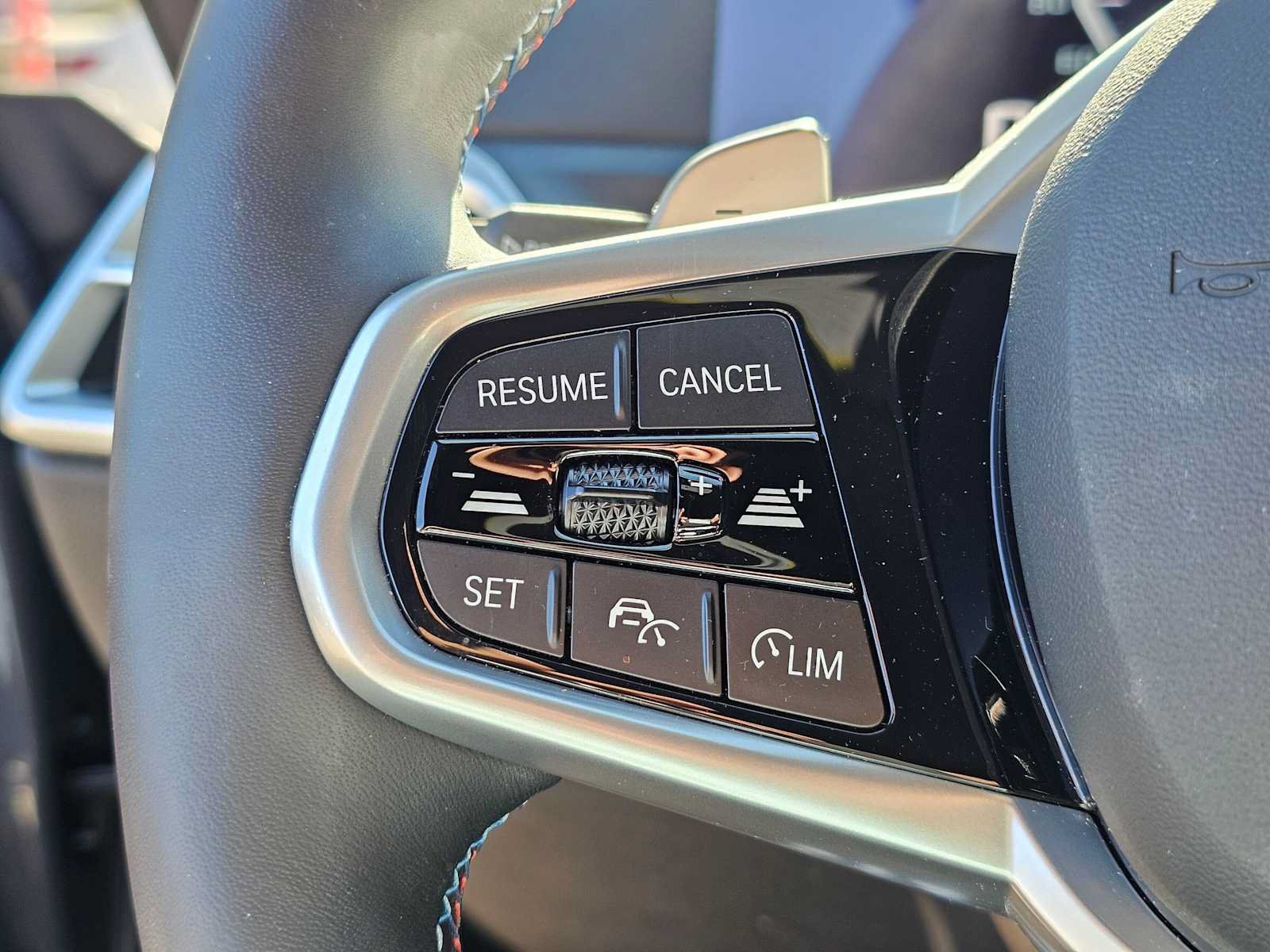 Used 2026 BMW M440i Convertible w/ Premium Package RWD image 25