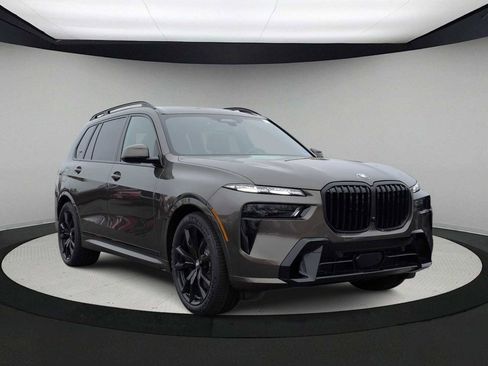 New 2026 BMW X7 xDrive40i w/ M Sport Package AWD/4WD image 2