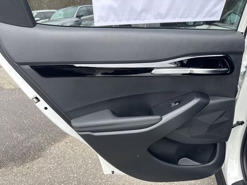 New 2026 Kia Seltos EX image 14