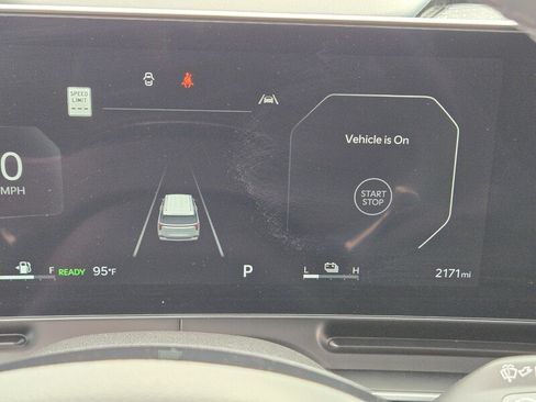 Certified 2026 Kia Carnival SX Prestige FWD image 25