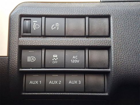 Used 2024 Toyota Tacoma TRD Sport image 21