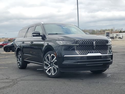 New 2026 Lincoln Navigator L Reserve AWD/4WD image 1