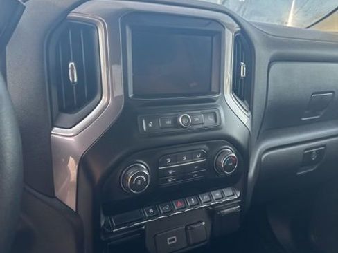 Used 2020 Chevrolet Silverado 1500 Custom w/ Custom Value Package image 9