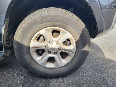 Used 2014 Toyota 4Runner SR5 image 7