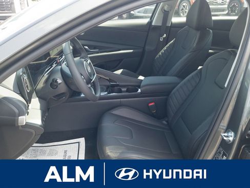 New 2025 Hyundai Elantra Limited image 13
