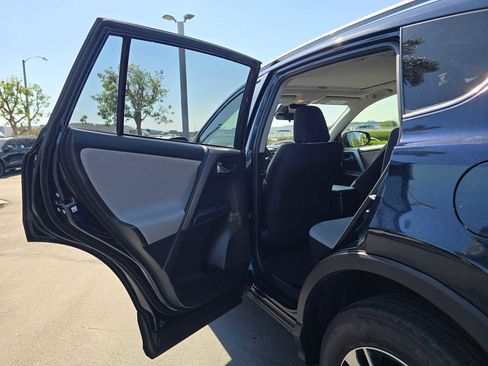 Used 2017 Toyota RAV4 XLE w/ Carpet Mat Package FWD image 17