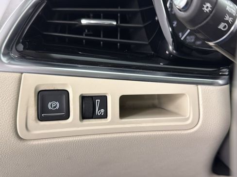 Used 2022 Cadillac XT6 Premium Luxury image 34