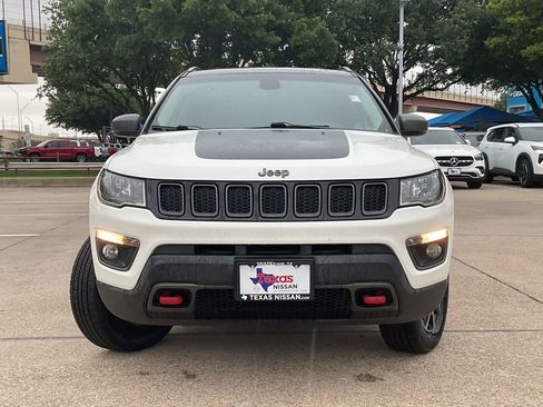 Used 2019 Jeep Compass Trailhawk AWD/4WD image 3