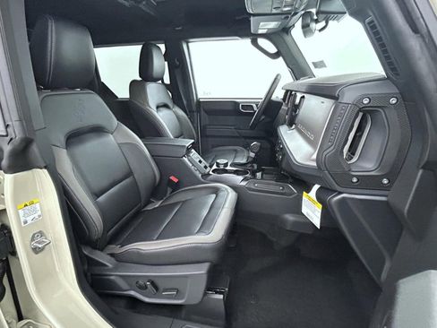 New 2026 Ford Bronco Outer Banks image 15