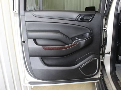 Used 2017 GMC Yukon XL SLT AWD/4WD image 17