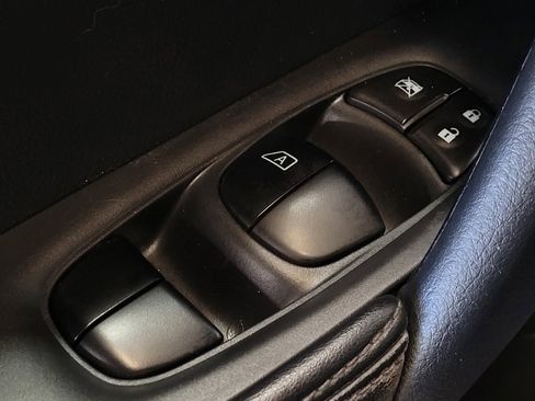 Used 2020 Nissan Rogue SV w/ Premium Package FWD image 27