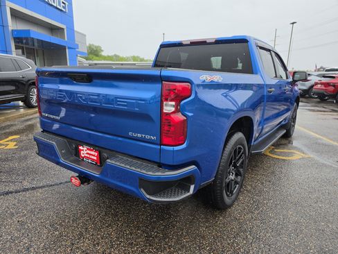 Used 2022 Chevrolet Silverado 1500 Custom AWD/4WD image 3