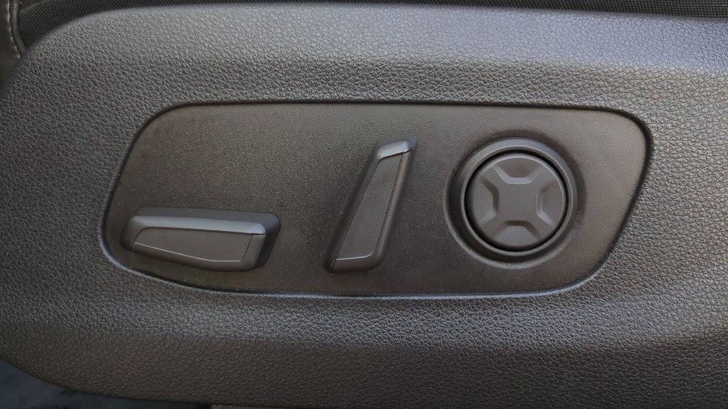 Used 2026 Kia Carnival LXS FWD image 16