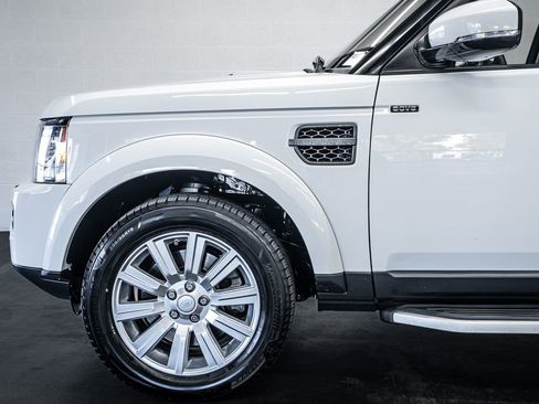 Used 2016 Land Rover LR4 AWD/4WD image 12