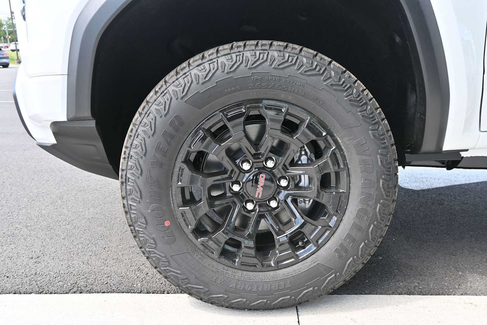 Used 2026 GMC Canyon Elevation w/ Technology Package RWD image 10