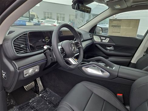 New 2026 Mercedes-Benz GLS 450 4MATIC image 25