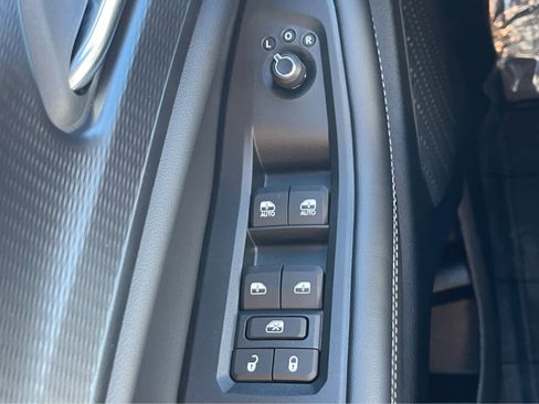 New 2025 Jeep Grand Cherokee Altitude image 14