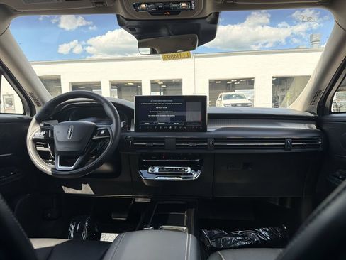 Certified 2023 Lincoln Corsair AWD w/ Equipment Group 101A image 18