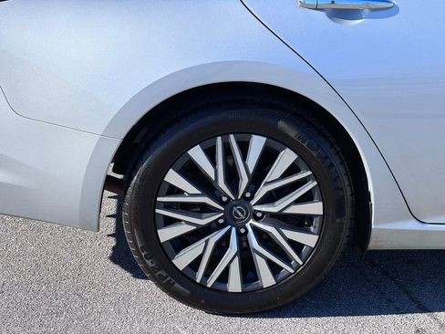 Used 2024 Nissan Altima 2.5 SV image 37