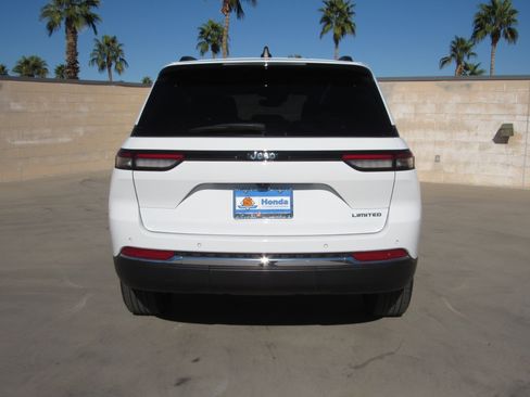 Used 2023 Jeep Grand Cherokee Limited image 7