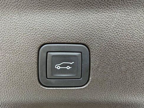 Used 2026 Cadillac Escalade Luxury w/ LPO, Radiant Package AWD/4WD image 16