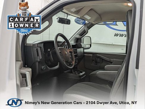 Used 2025 Chevrolet Express 2500 w/ Driver Convenience Package RWD image 4